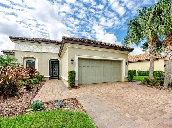 9725 Highland Park Pl, Palmetto, FL 34221