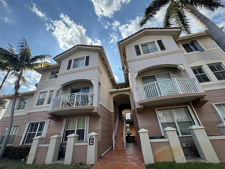 8936 W Flagler St #201 — Photo 1