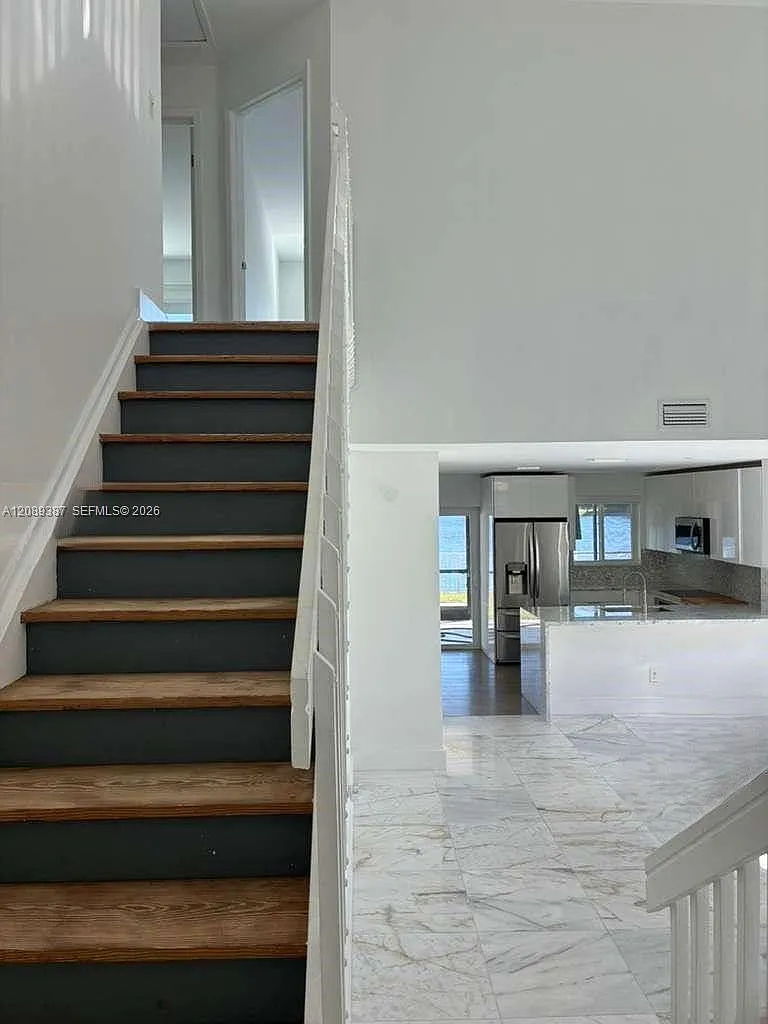 Pembroke Lakes — Photo 2