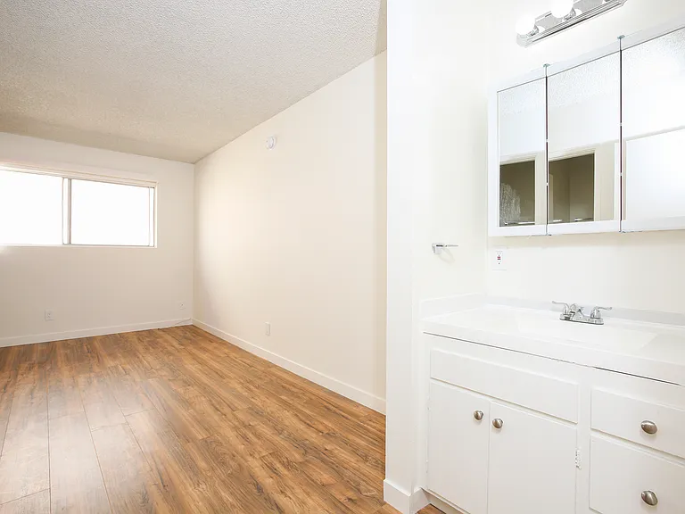 12456-12460 Culver Blvd — Photo 8