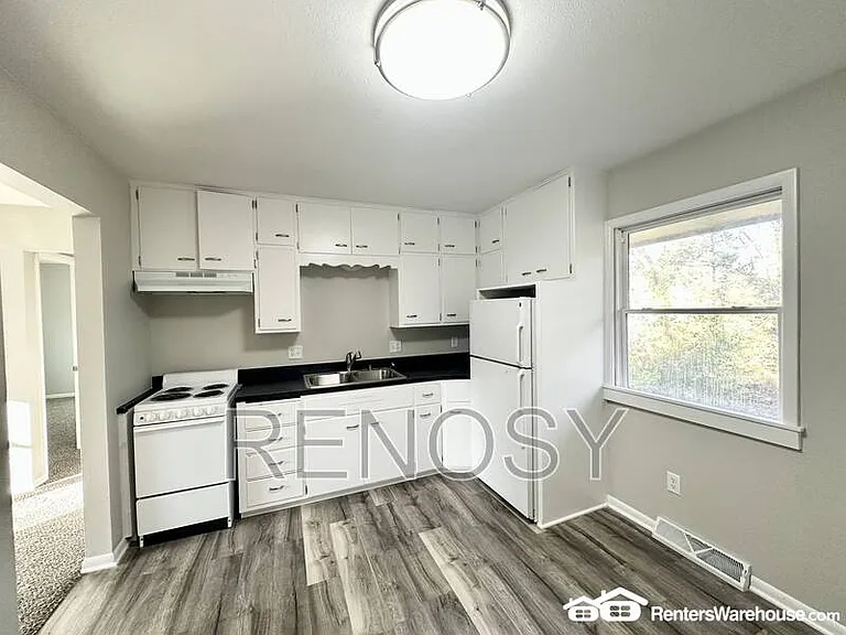 3315 SE 4th St — Photo 8