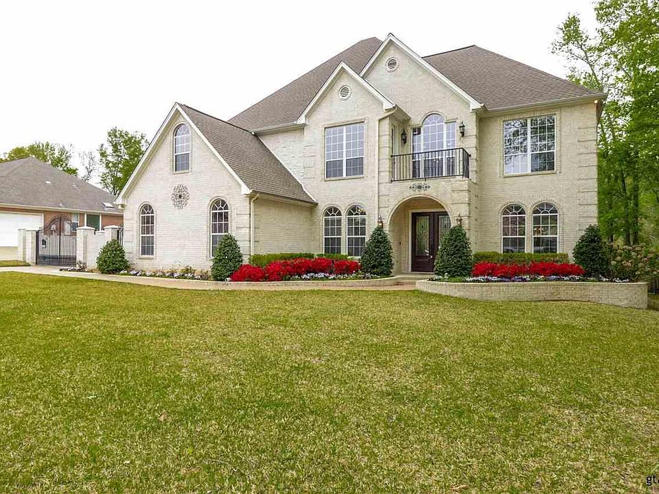 1st image of 2102 Woodlands Dr