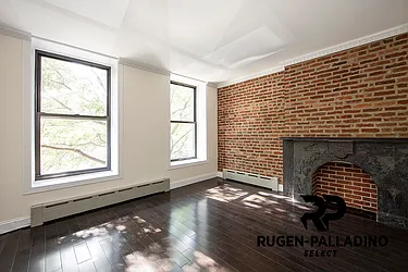 Rented by R New York