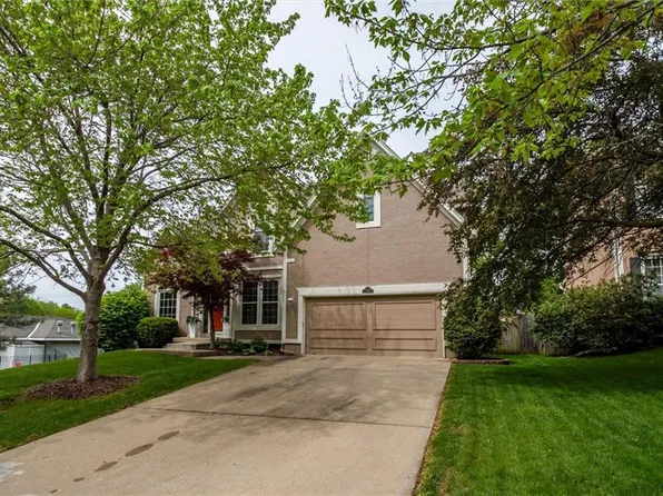 8230 Constance St, Lenexa, KS 66215