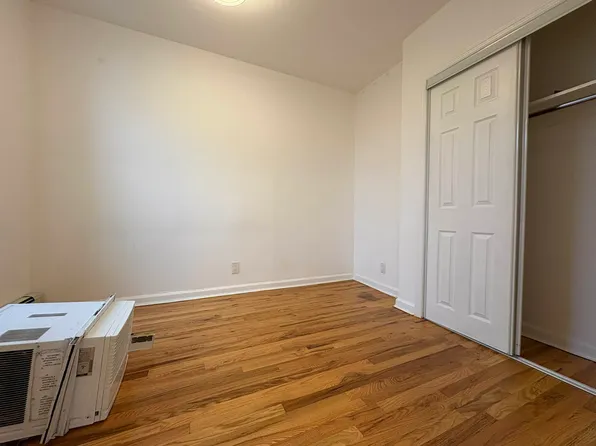 16-53 Weirfield Street image 4 of 6