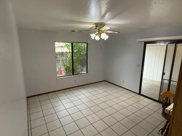 1300 N Rosemore Ave, Modesto, CA 95358