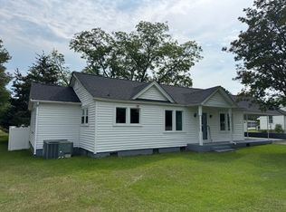 305 S Pine St, Batesburg, SC 29006