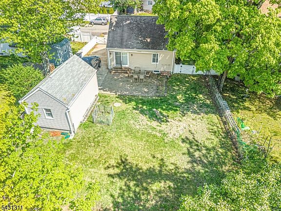 2nd image of 3 Terrace Ln