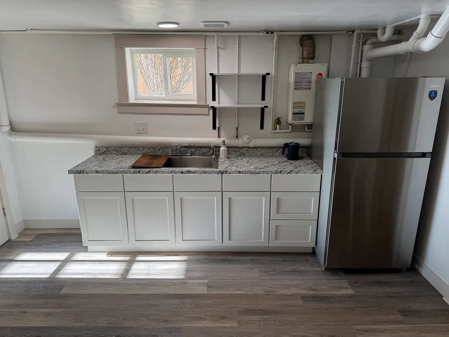 2 bed, $1,900 — Photo 4