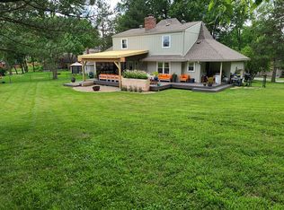 8303 NW Miami St, Wthrby Lake, MO 64152