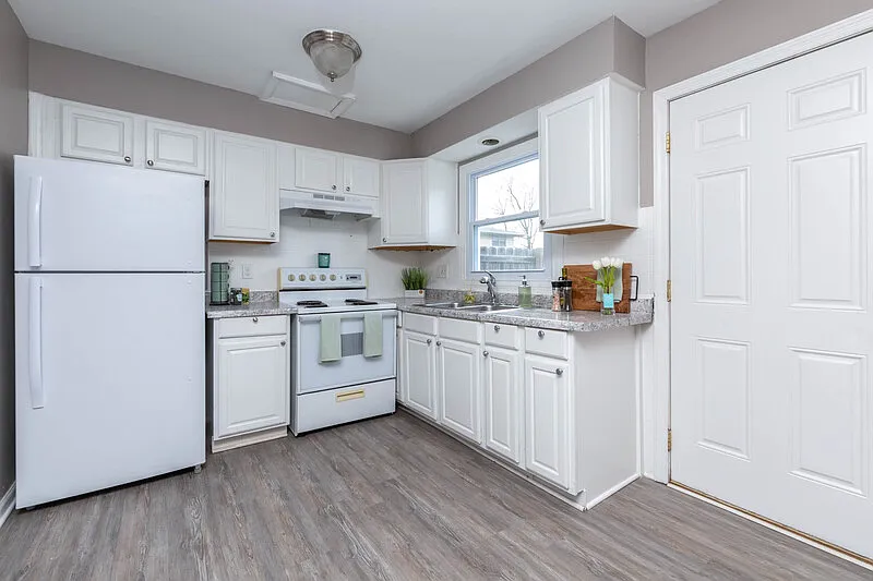3 bed, 1.5 bath, 1250 sqft, $1,650 — Photo 2
