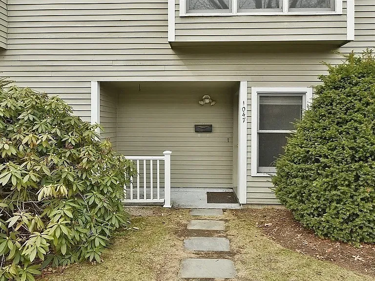 1047 Washington St #2 — Photo 20