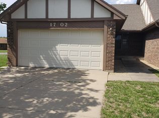 1702 SE 43rd Ter, Topeka, KS 66609