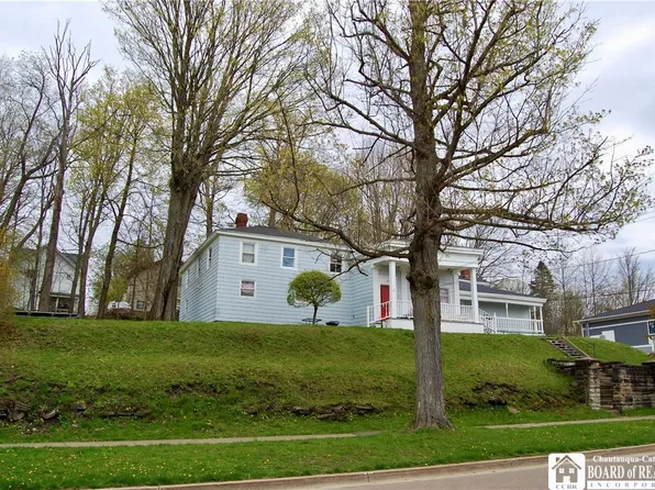 351 E 5th St, Jamestown, NY 14701