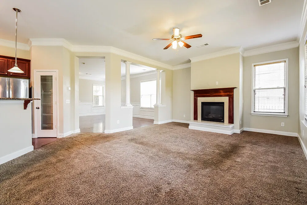 3 bed, 2.5 bath, 2922 sqft, $3,800 — Photo 4