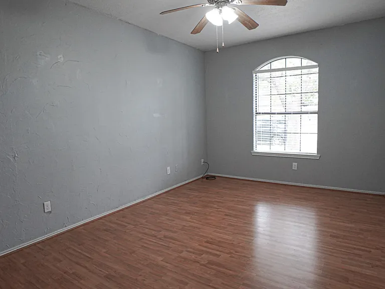 1512 Wheatfield Dr — Photo 10