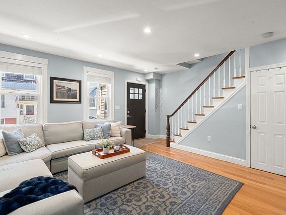 2nd image of 81 Pearl St