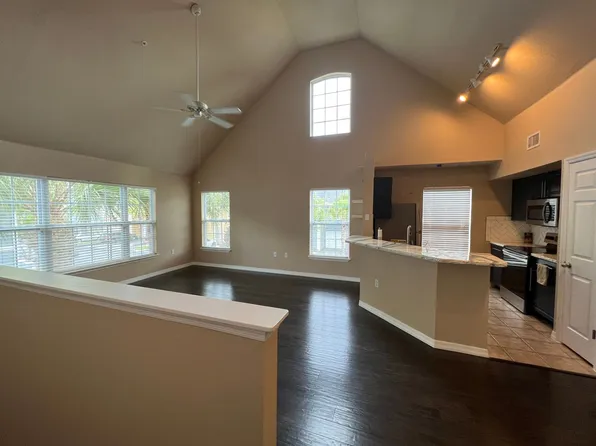 5520 Rosehill Rd, Sarasota, FL