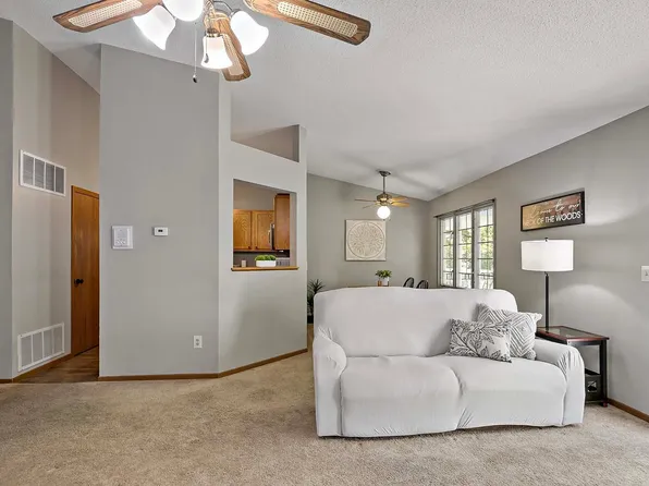 3579 Blue Jay Way APT 202, Eagan, MN 55123