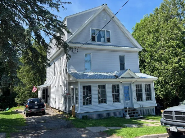 22 Maple St, Malone, NY 12953