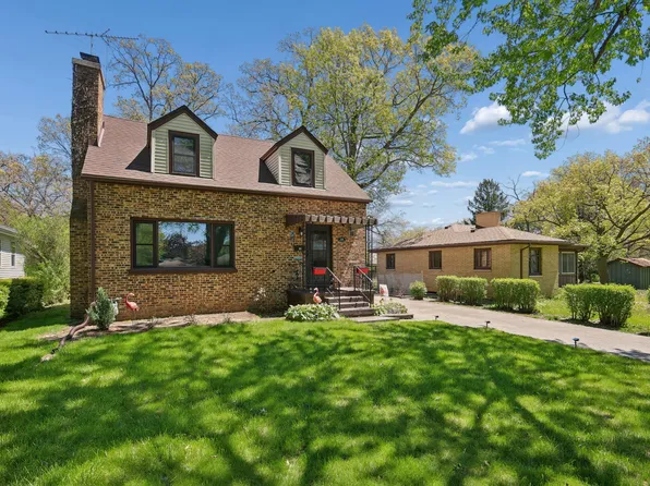 735 Kirkwood Ave, Winthrop Harbor, IL 60096
