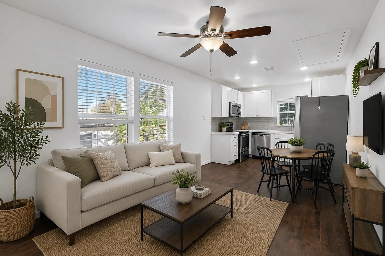 1 bed, 1.0 bath, 670 sqft, $1,199 — Photo 1