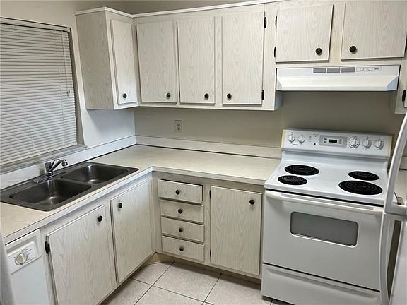 2nd image of 9411 Evergreen Pl APT 406