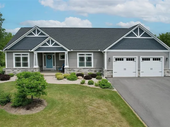 3036 Chillingham Way, Baldwinsville, NY 13027