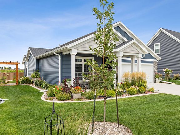 4th image of 818 Rania Way W