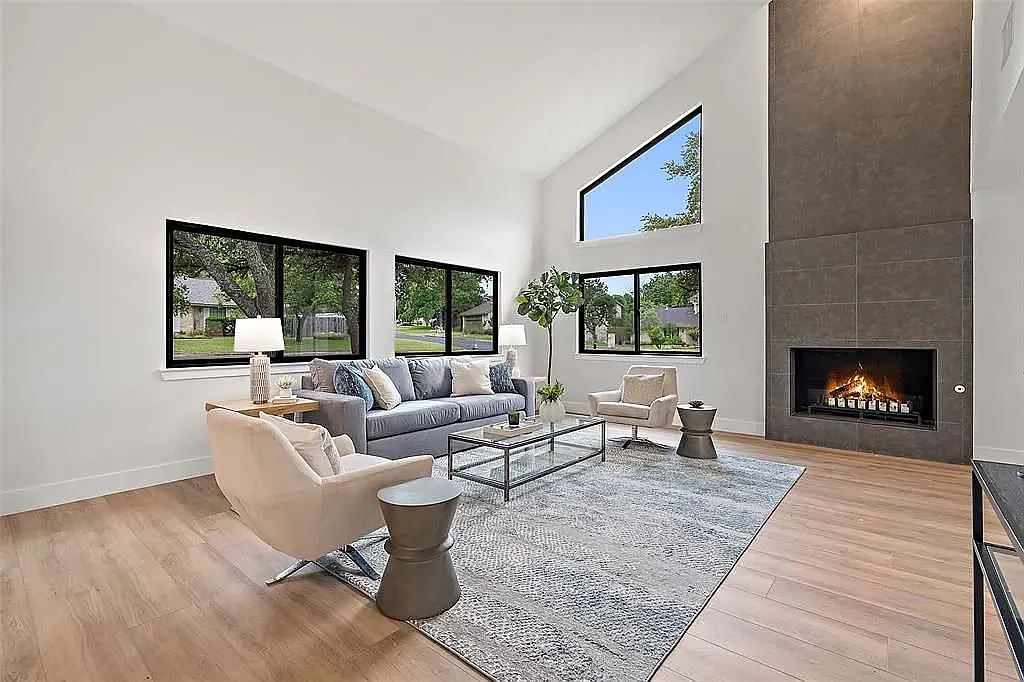 4 bed, 2.5 bath, 2262 sqft, $5,200 — Photo 3