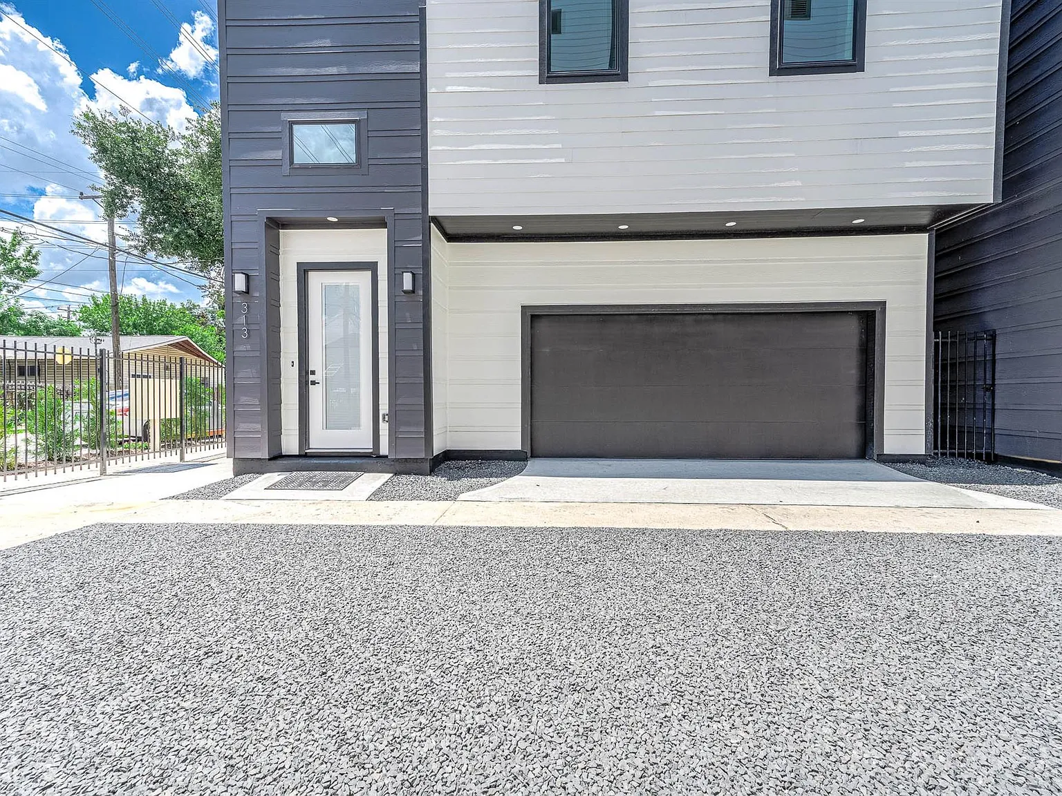 3 bed, 3.5 bath, 2385 sqft, $3,000 — Photo 4