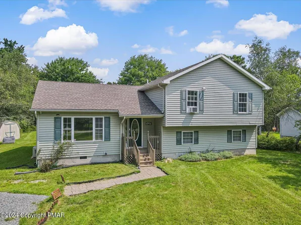 261 Clearview Dr, Long Pond, PA 18334