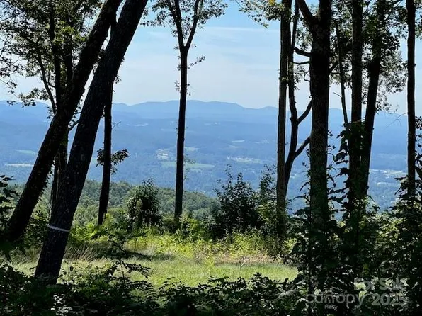 462 E Trl #37, Hendersonville, NC 28792