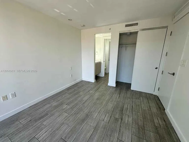 722 NE 15th Ave — Photo 7