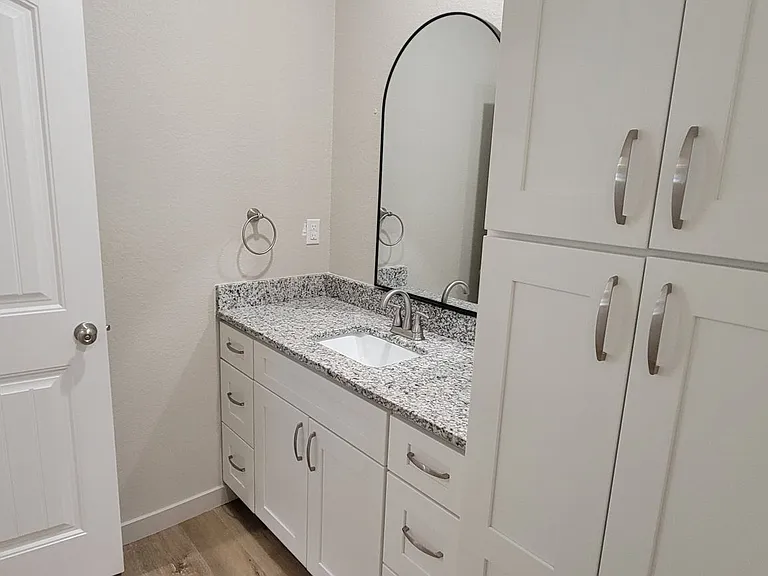 2412 E 14th St #2 — Photo 14