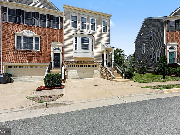 4th image of 12 Lamplighter Ln