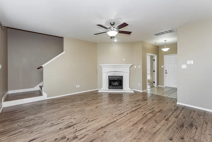 9865 Gallatin Ln — Photo 3