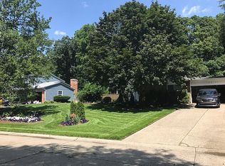 30123 Fox Grove Rd, Farmington Hills, MI 48334