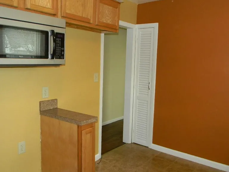 14805 Reddington Ave — Photo 5