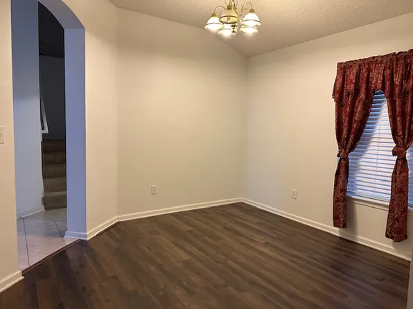 2455 Coachman Lakes Dr, Jacksonville, FL 32246