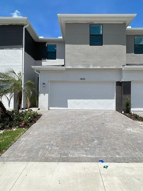 14215 SW Solange St — Photo 2