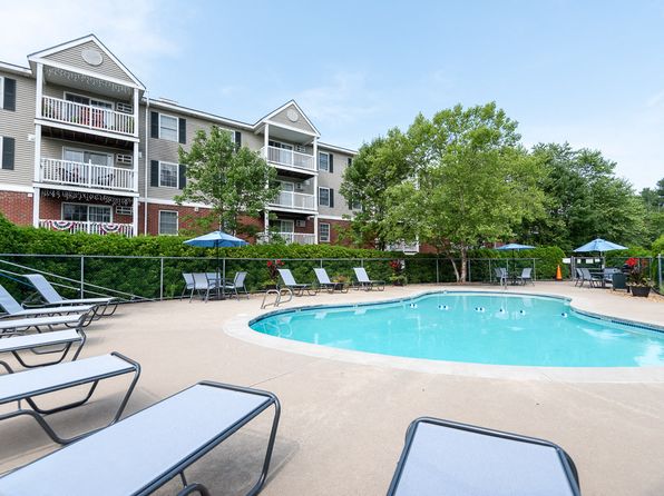 Carlton Oaks | 332 N Broadway, Salem, NH