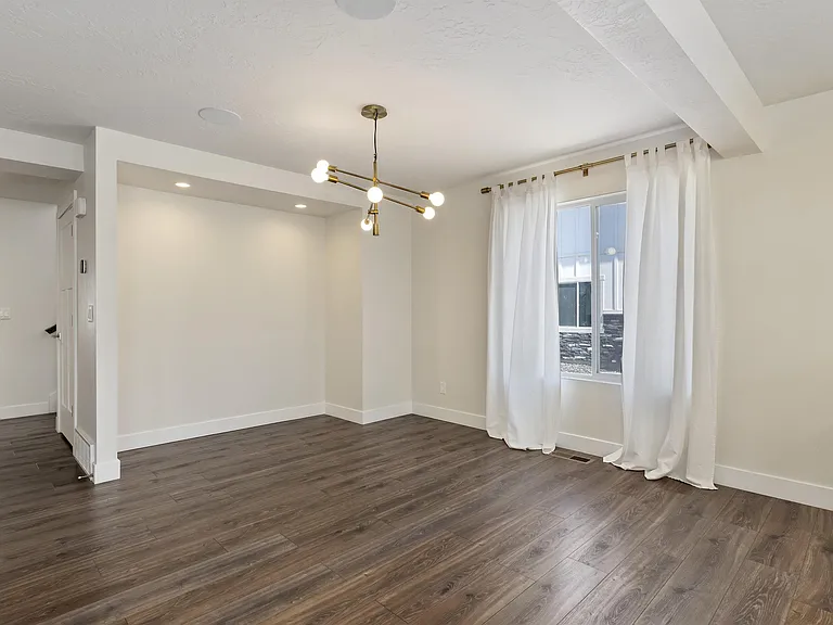 414 E 8800 S — Photo 14