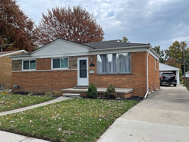 1st image of 20324 Walton St