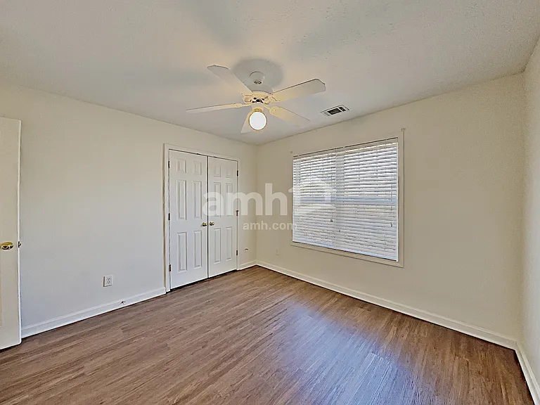 1045 Fieldstone Dr — Photo 21