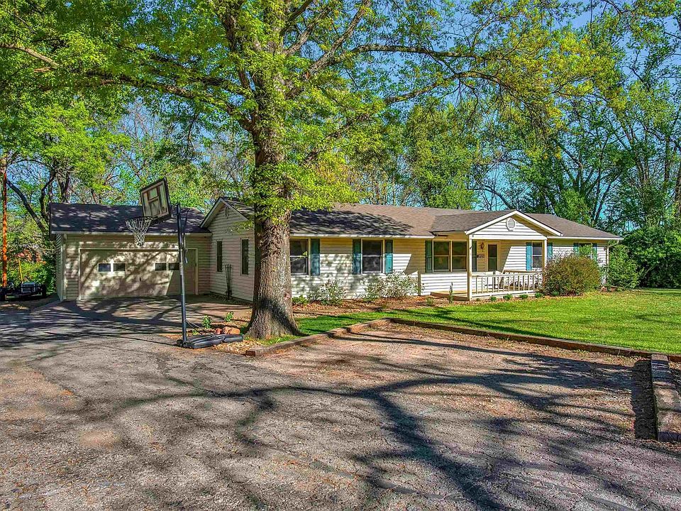 1st image of 3725 Oakwood Dr