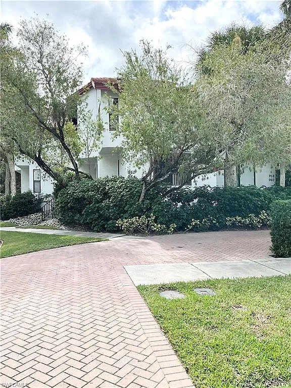 3 bed, 2.0 bath, 1707 sqft, $9,500 — Photo 1