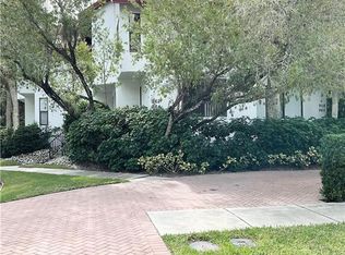 964 8th Ave S #B-2, Naples, FL 34102