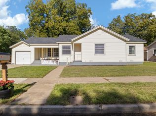 832 Featherston St, Cleburne, TX 76033