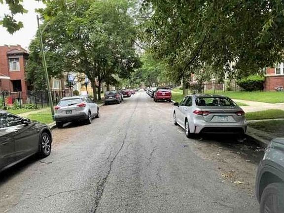 Exterior Neighborhood (street photo)